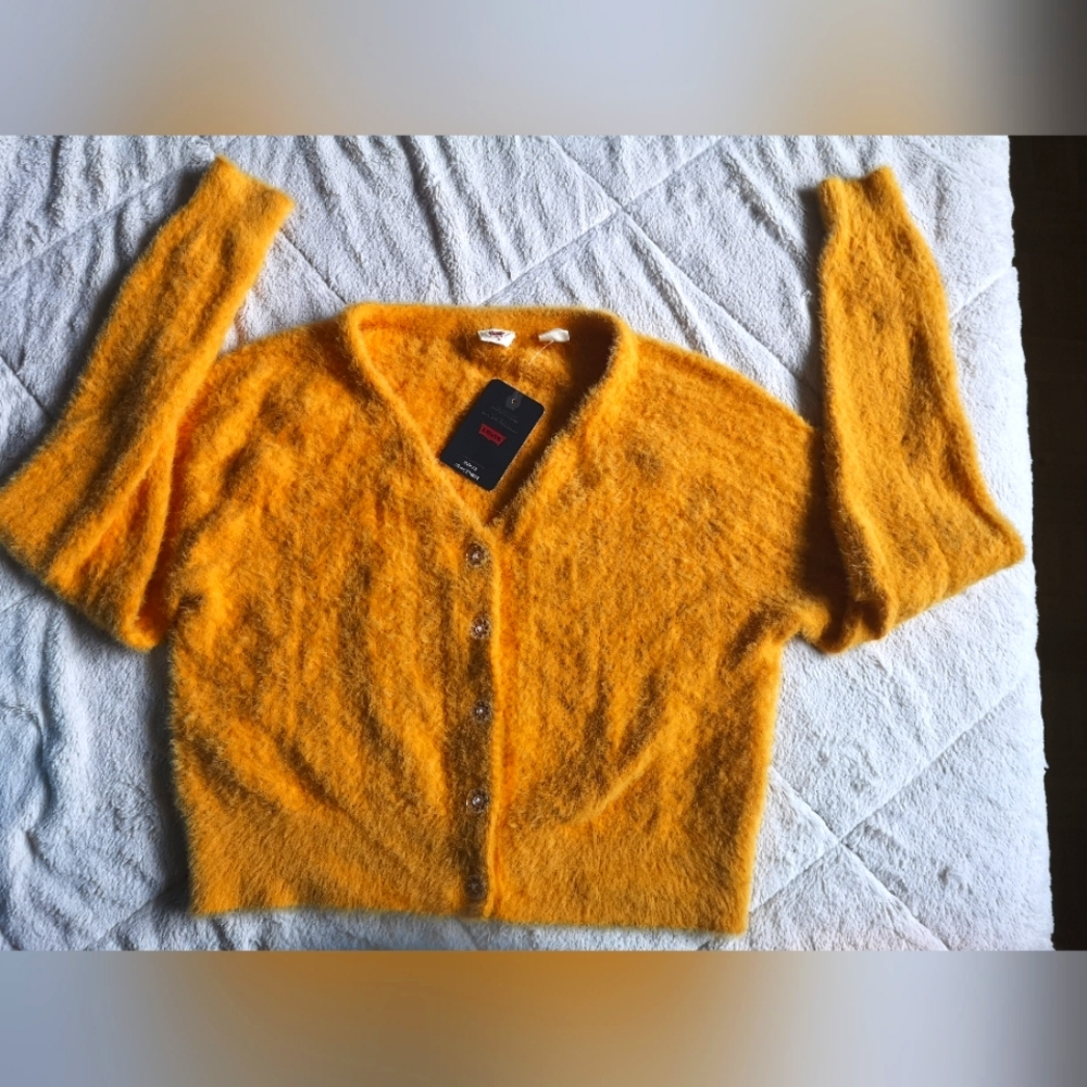 New Levi's cardigan. Size M
